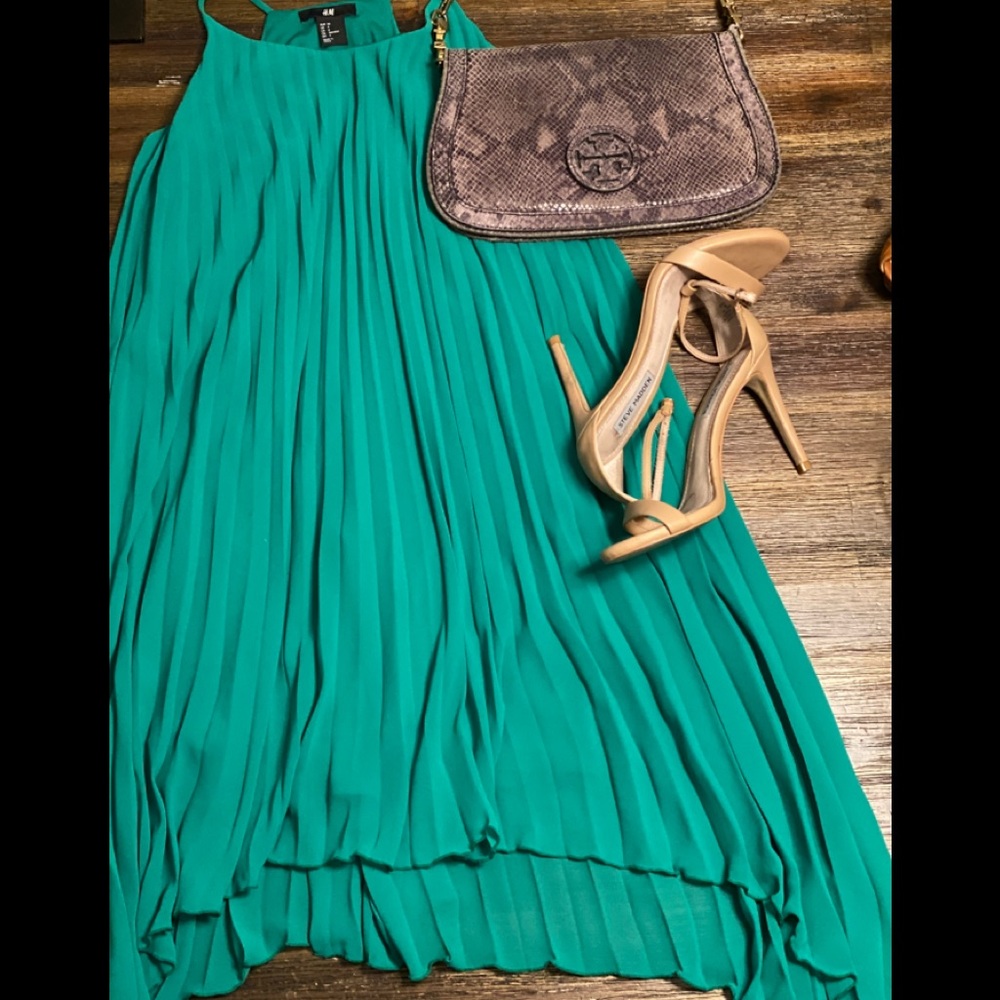 H&M green pleated swing dress